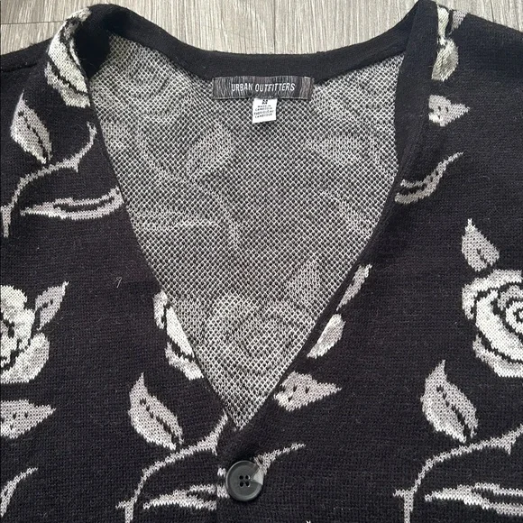 RARE Men’s Urban Outfitters Floral Rose Button Cardigan Sweater - Picture 2 of 6
